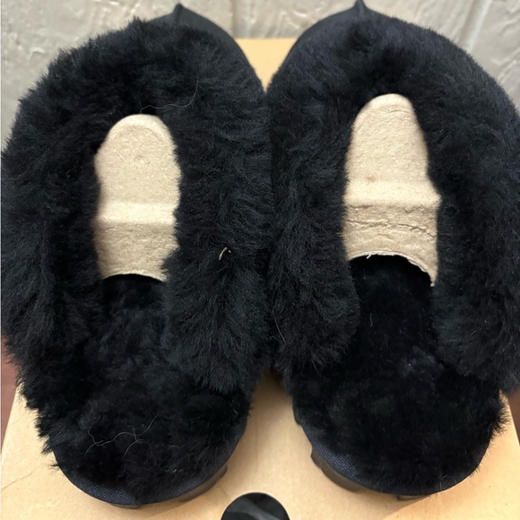 NWT UGG Coquette Slip Ons - Size 9 - Picture 2 of 4